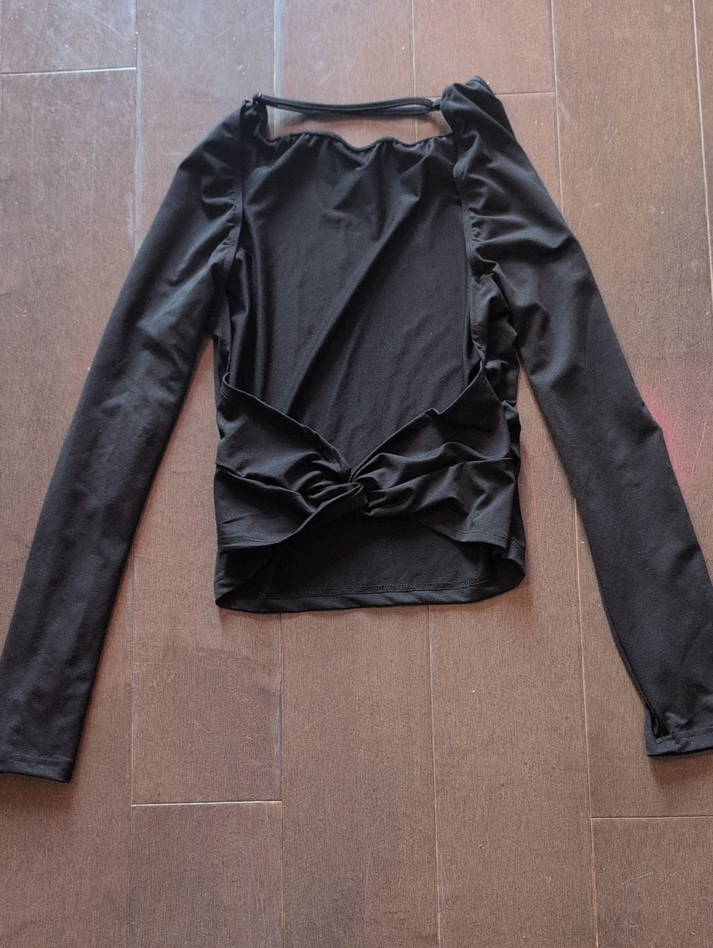 BEAUTIFUL  Black Long-Sleeve Twist-Front Top With Open Back